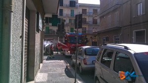 Cassonetto in fiamme via della Repubblica-2