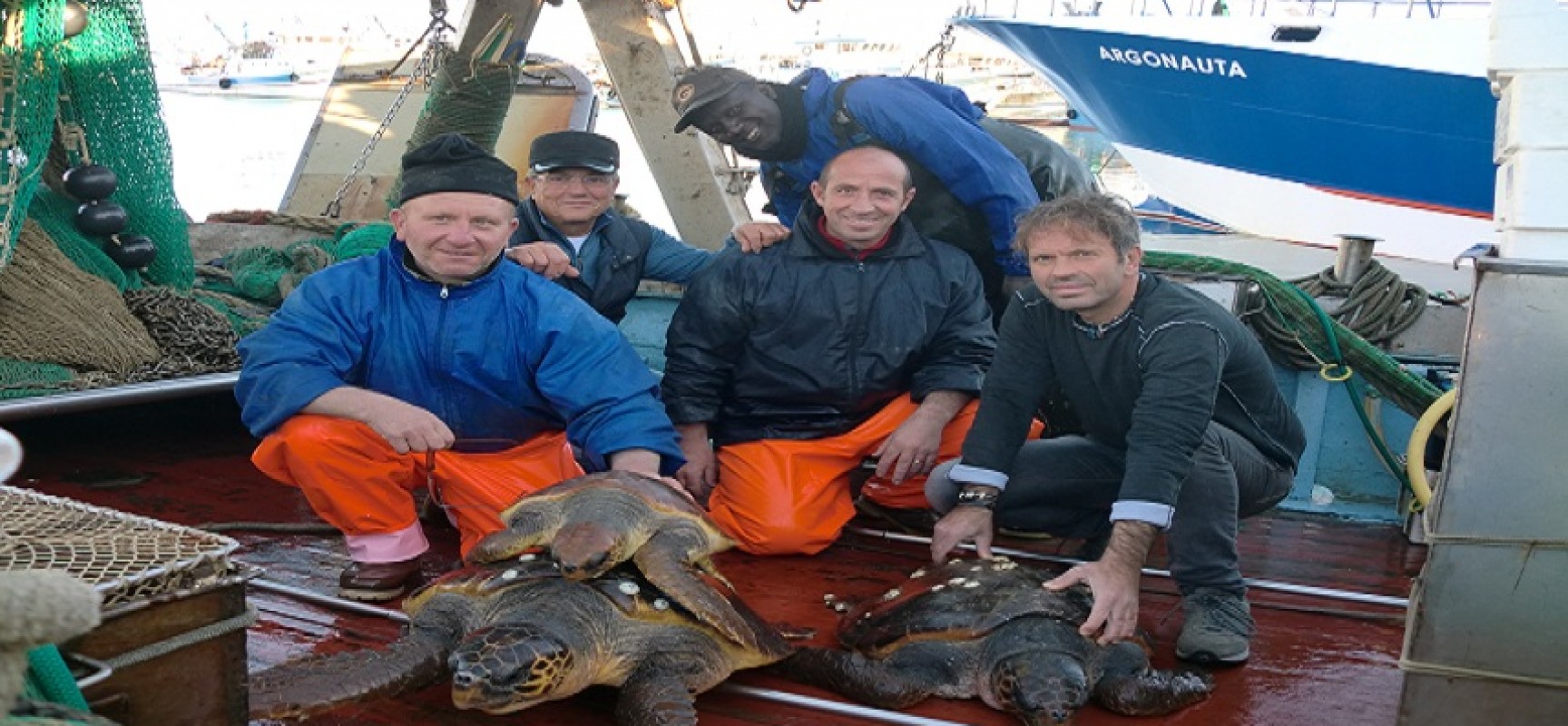 Salvate tre tartarughe marine in una sola battuta di pesca, la “Nuova Giovanna” ancora protagonista