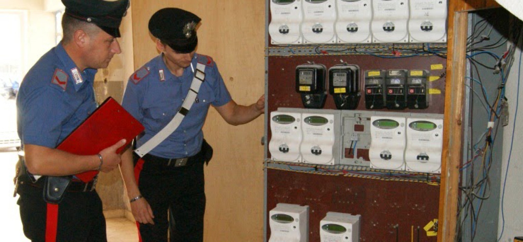 Furto di energia elettrica, sei arresti dei carabinieri