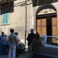Svelata al pubblico la restaurata lunetta dei “Tre Santi” in via Alcide De Gasperi /FOTO