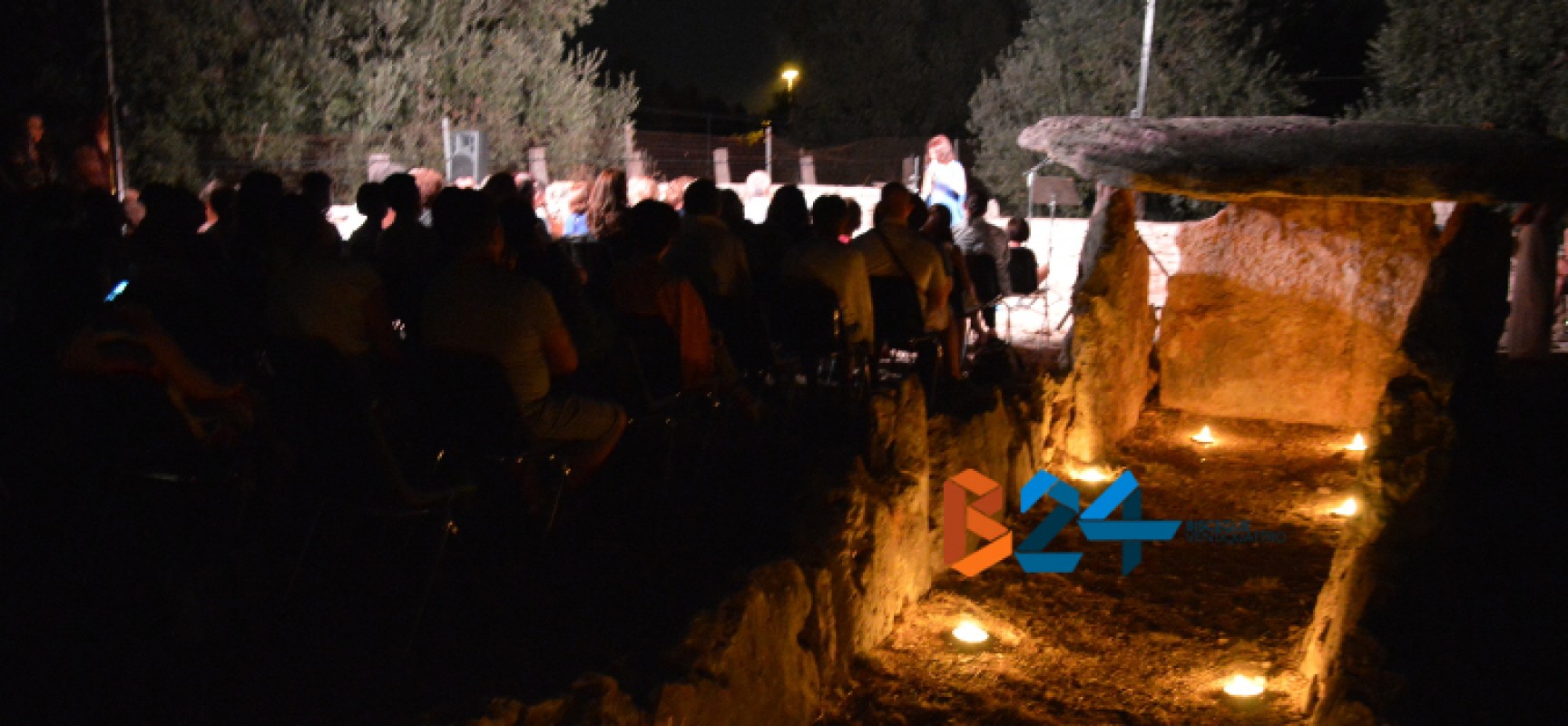 Notte di Poesia al Dolmen torna sabato con la VII edizione: “La voce che smaschera”