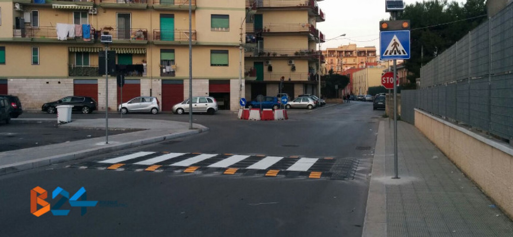 Nuovo attraversamento pedonale rialzato e rotonda in pvc in via Giovanni Paolo II