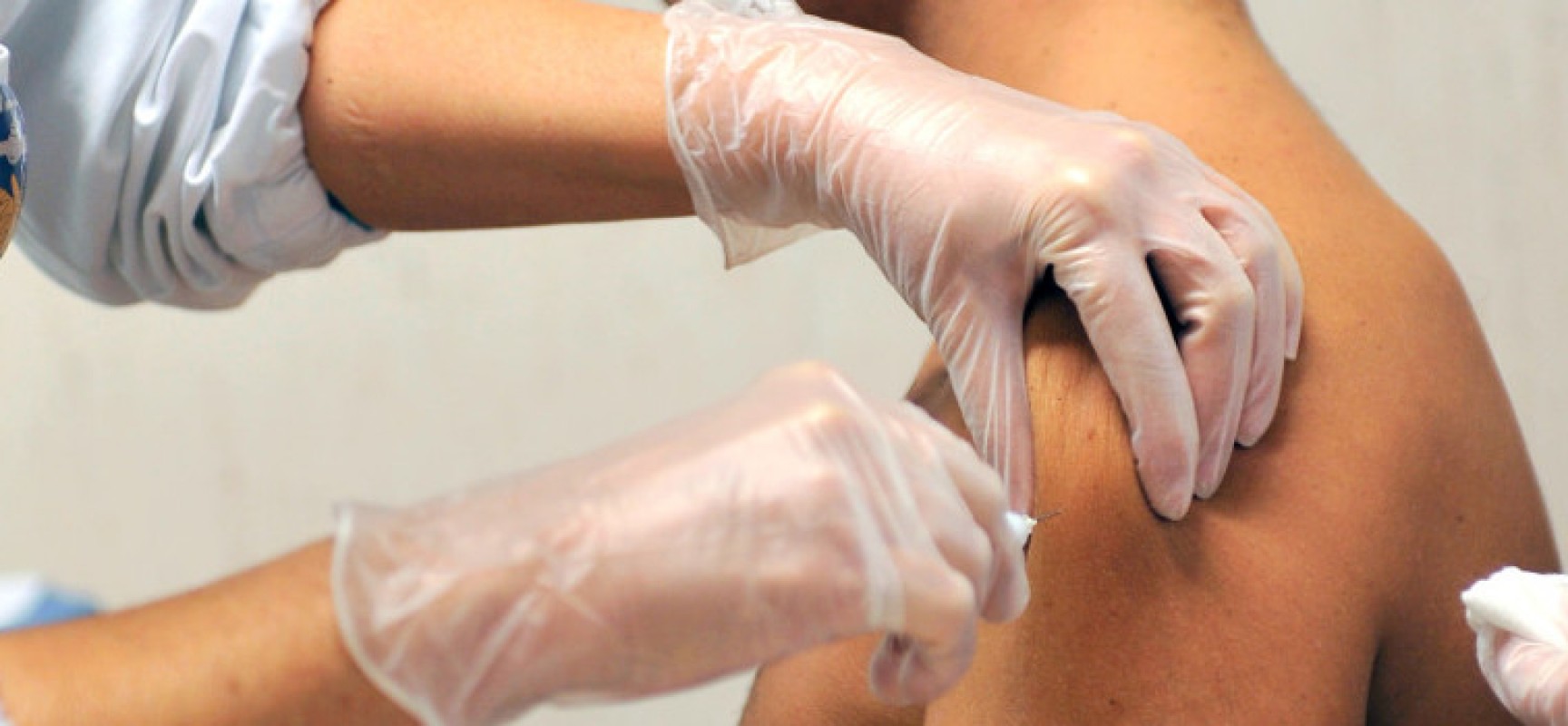 Puglia, accordo con medici base per vaccini: il 15 marzo parte servizio domiciliare over 80