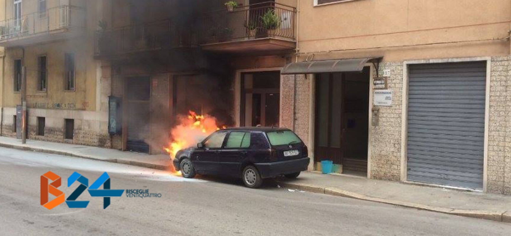 Auto prende fuoco in via Piave, nessun ferito / FOTO