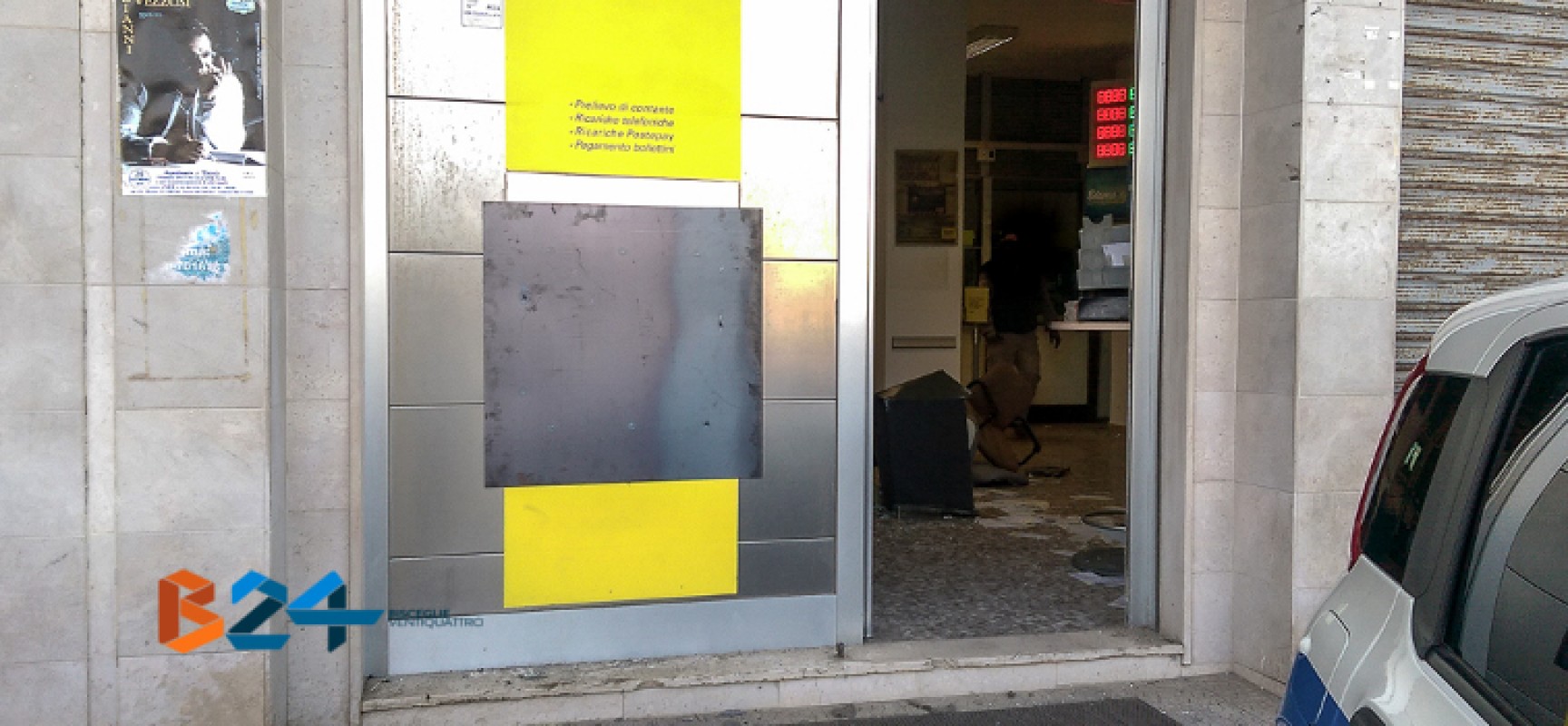 Bomba e furto alla posta di Sant’Andrea: rubati i soldi dello sportello automatico / FOTO