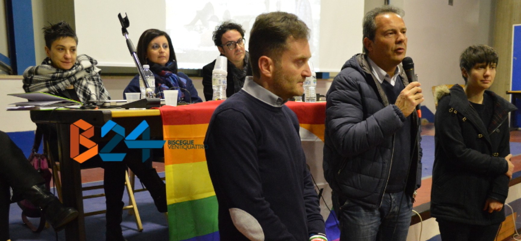 Alunni, docenti e genitori a lezione di diversità: “Solo l’amore fa di una famiglia una buona famiglia” / FOTO