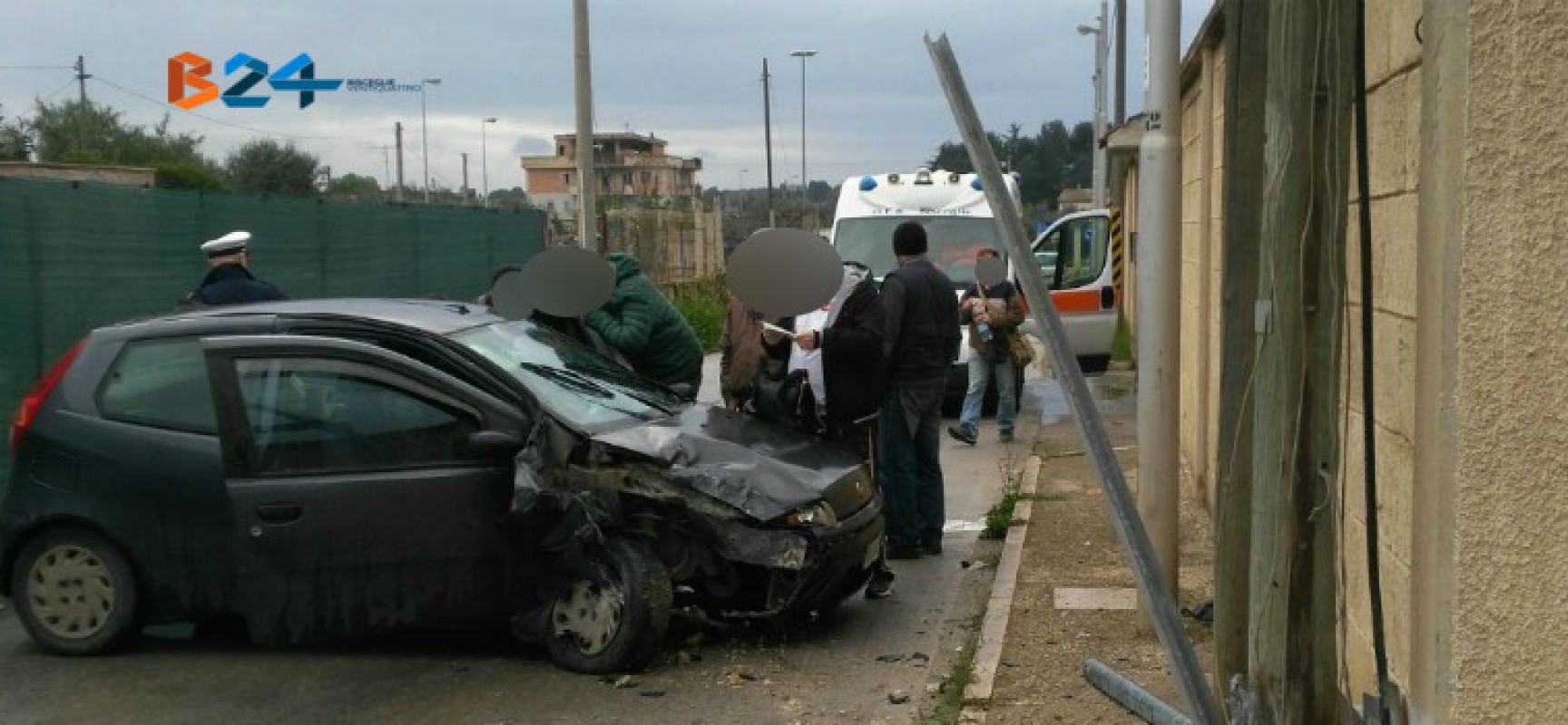 Incidente in via strada del carro, 3 biscegliesi al pronto soccorso / FOTO