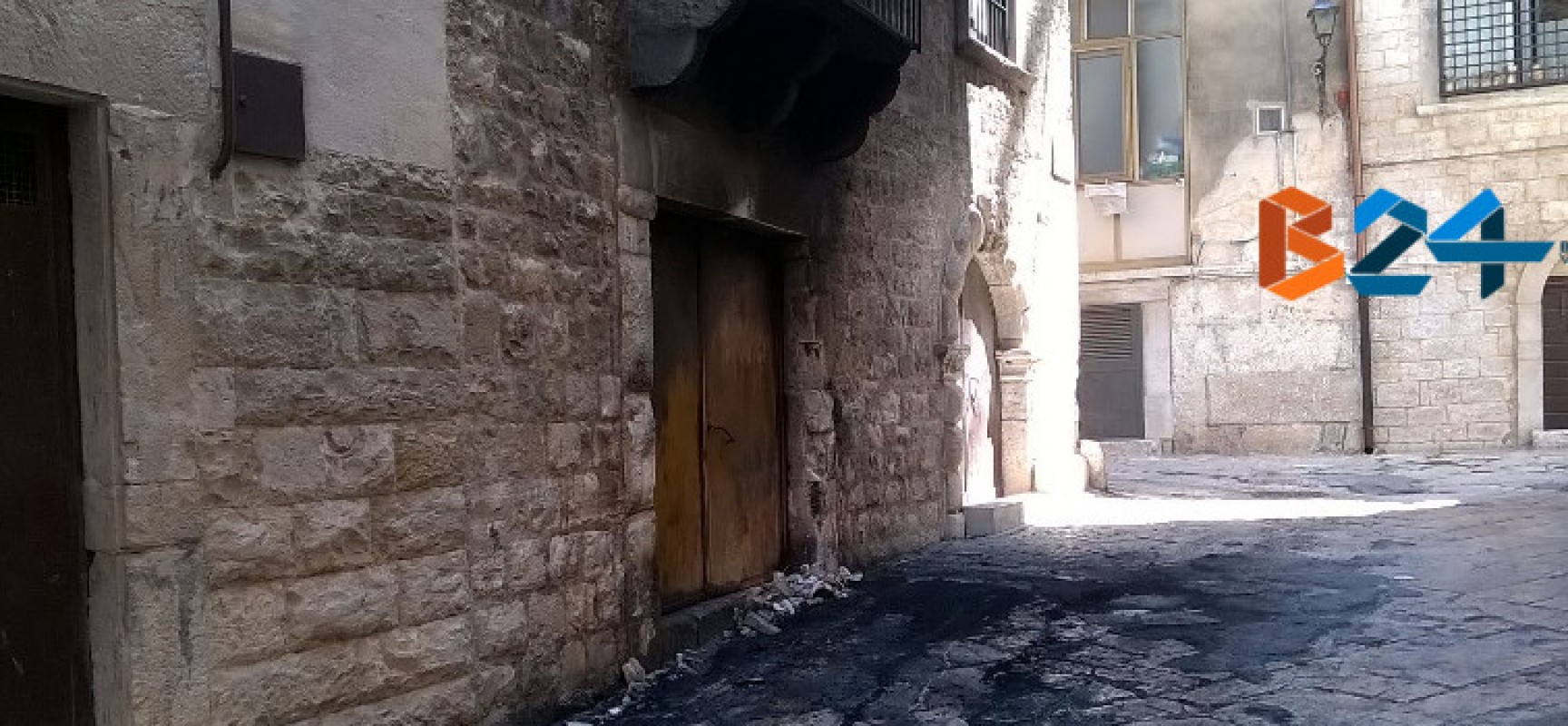 Danneggiato dalle fiamme palazzo Ammazzalorsa, secondo episodio in tre mesi