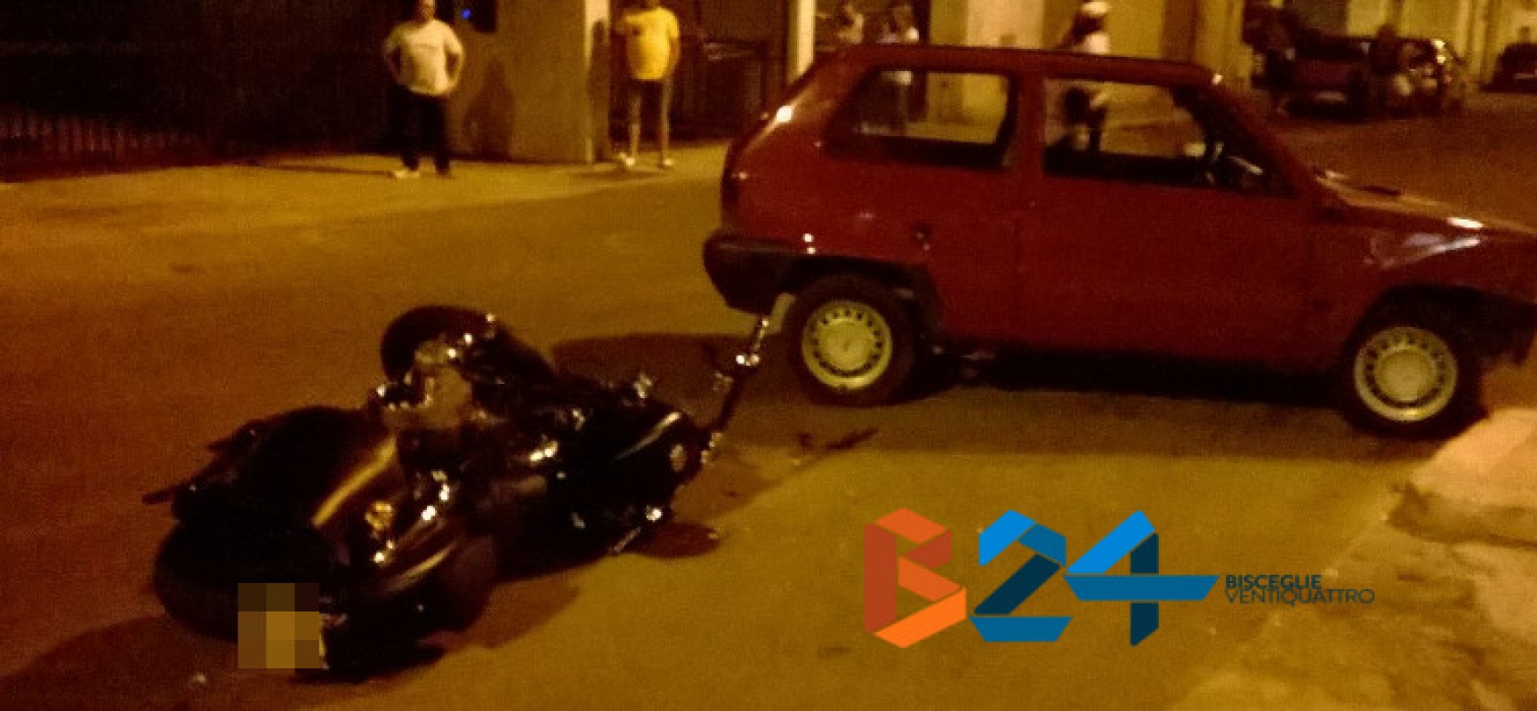 Incidente tra auto e moto in via Fragata, motociclista finisce in ospedale