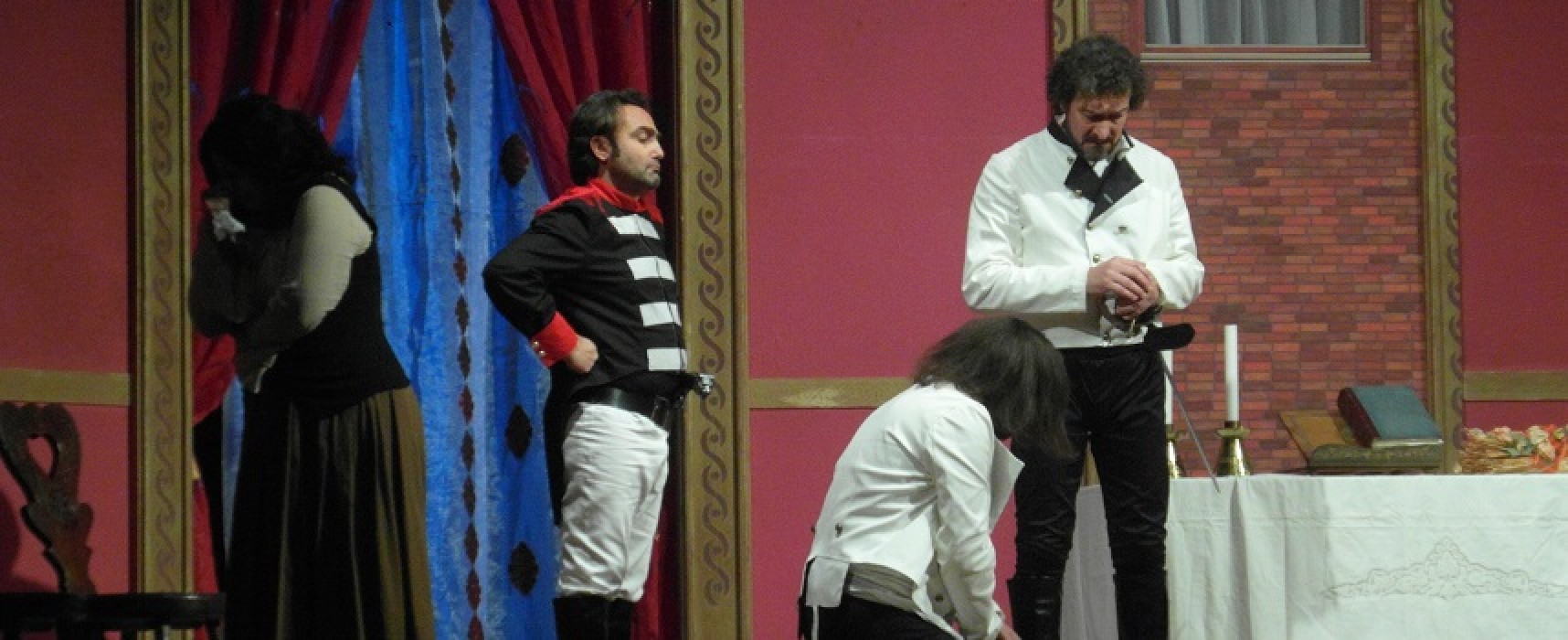 “Molto rumore per nulla”, la Compagnia dei Teatranti porta in scena l’Uomo / FOTO