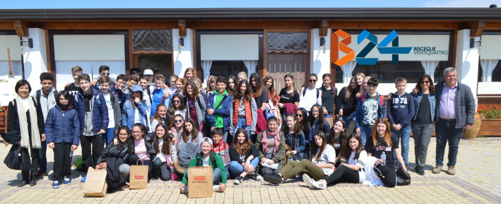 Studenti Erasmus da tutta Europa e scuola “Monterisi”, il connubio culturale si rinnova / FOTO
