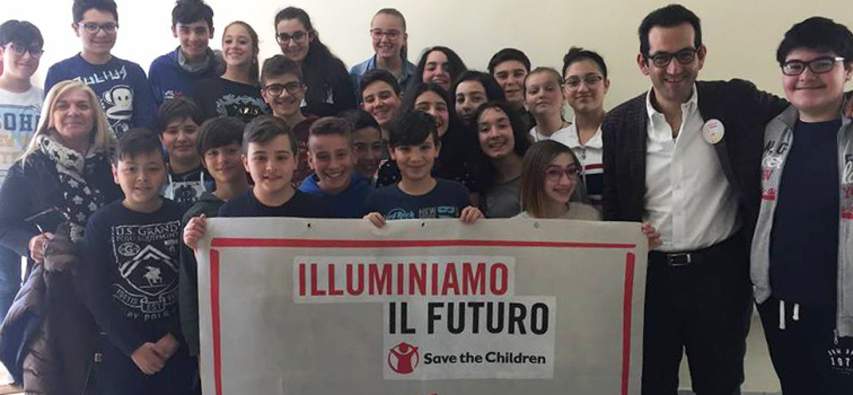 Conclusa la campagna “Illuminiamo il futuro”, le attività degli alunni della Monterisi / FOTO