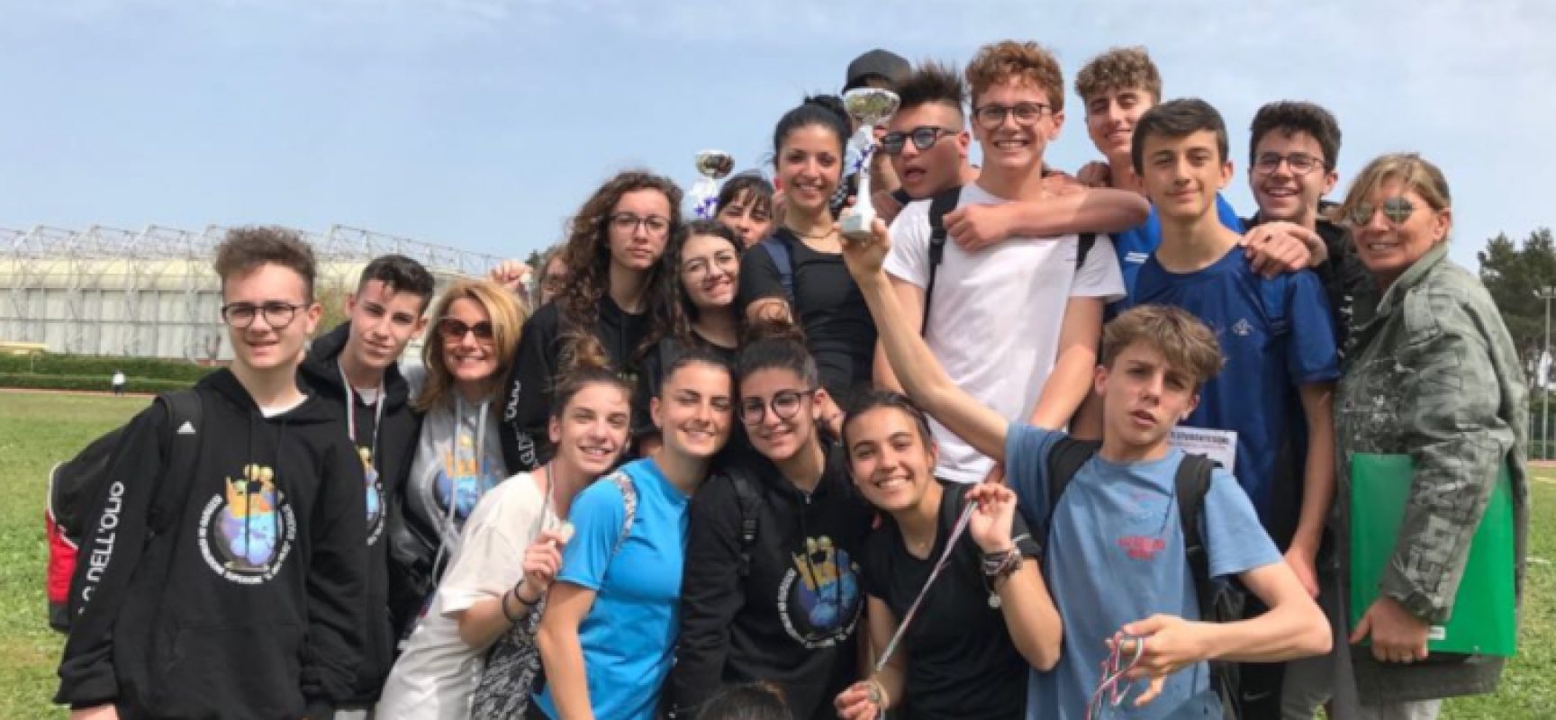 Ottimi risultati per gli studenti dell’Istituto “Dell’Olio” nelle gare di atletica leggera e nuoto / FOTO