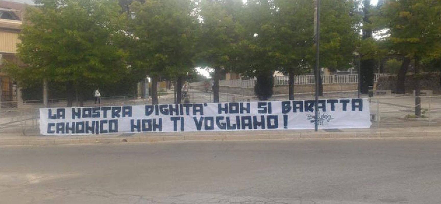 Striscione della tifoseria barese sotto casa, Canonico: “Prendo atto e ritiro offerta”