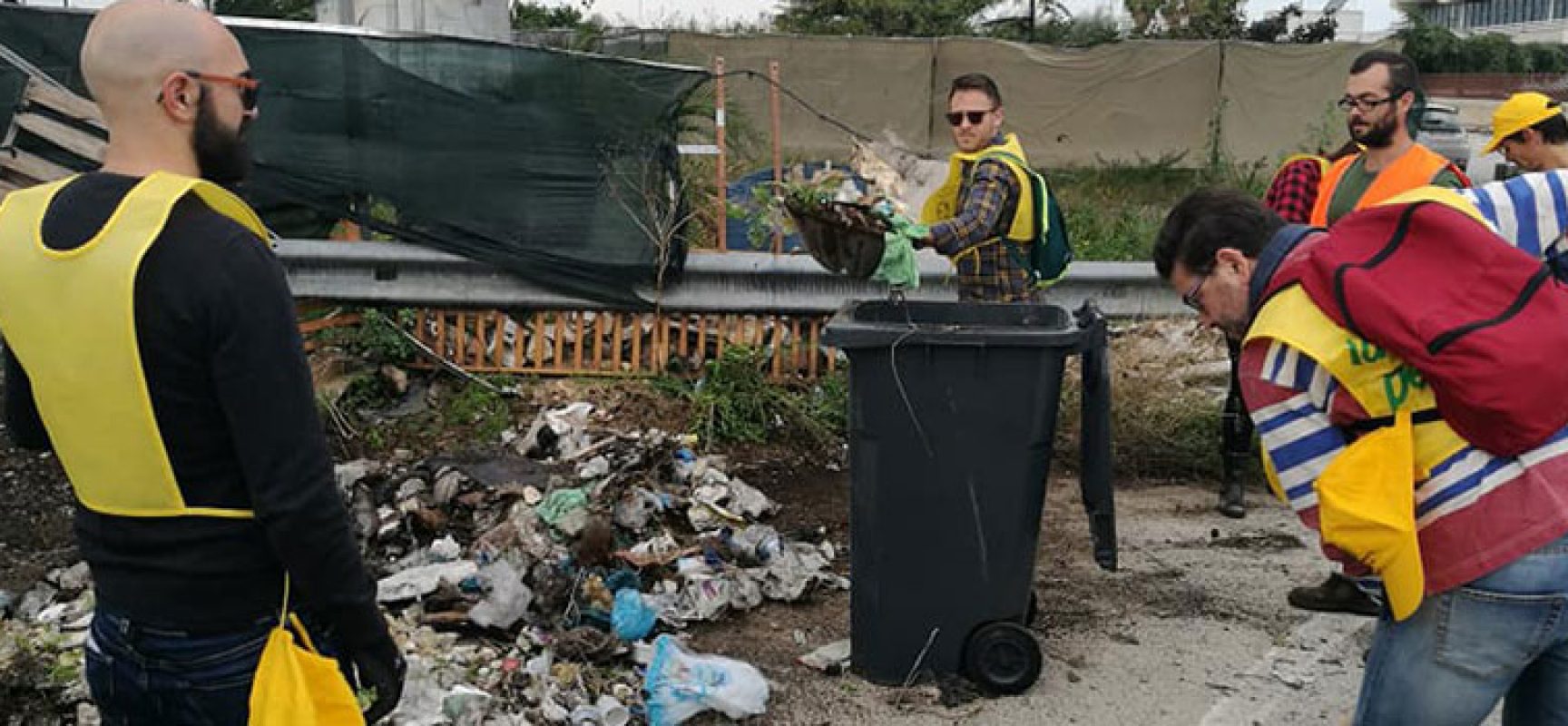 “Puliamo il mondo”, ripulito parco Don Milani e complanare via strada del Carro /FOTO