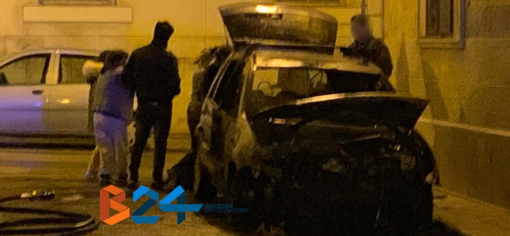 Auto in fiamme nella notte in zona Sant’Agostino