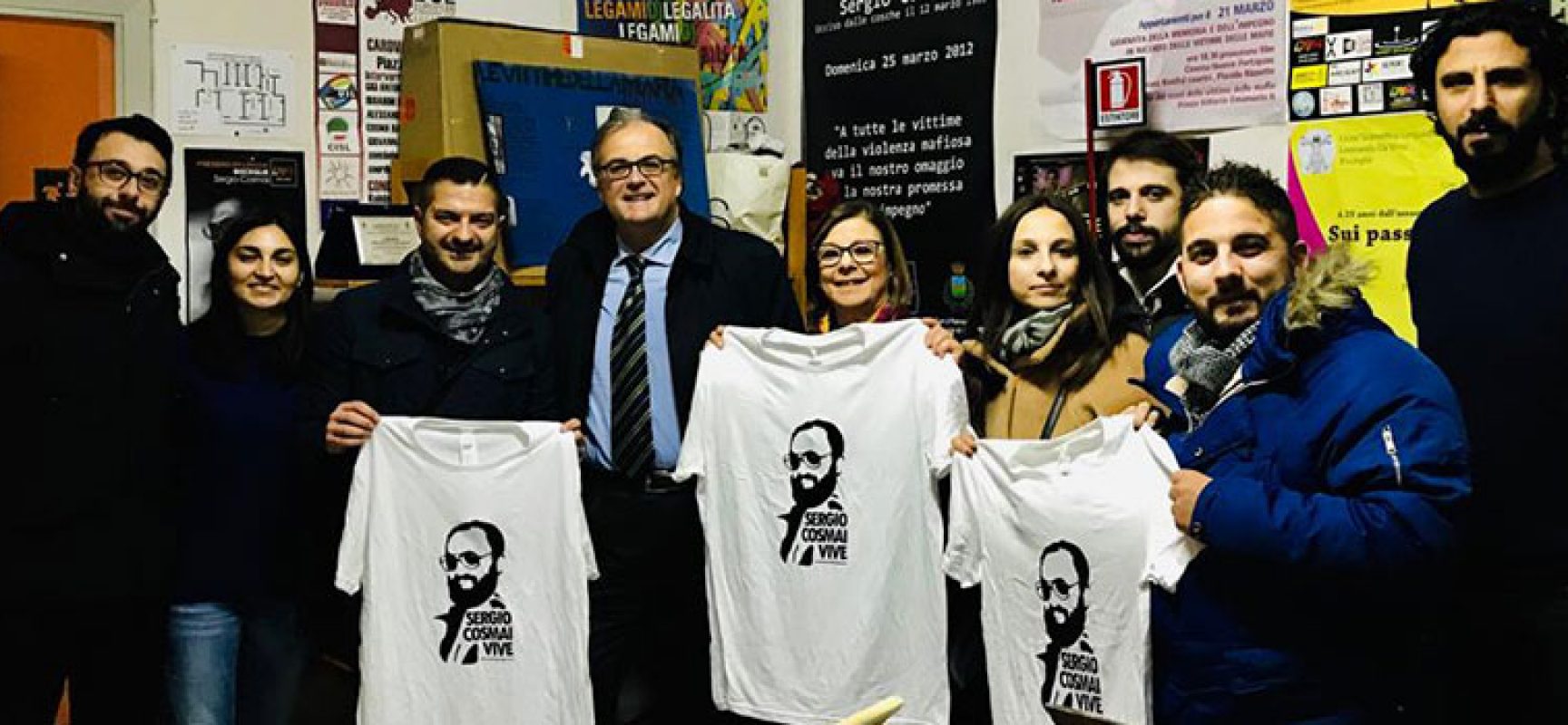 Squadre biscegliesi in campo con maglia commemorativa dedicata a Sergio Cosmai