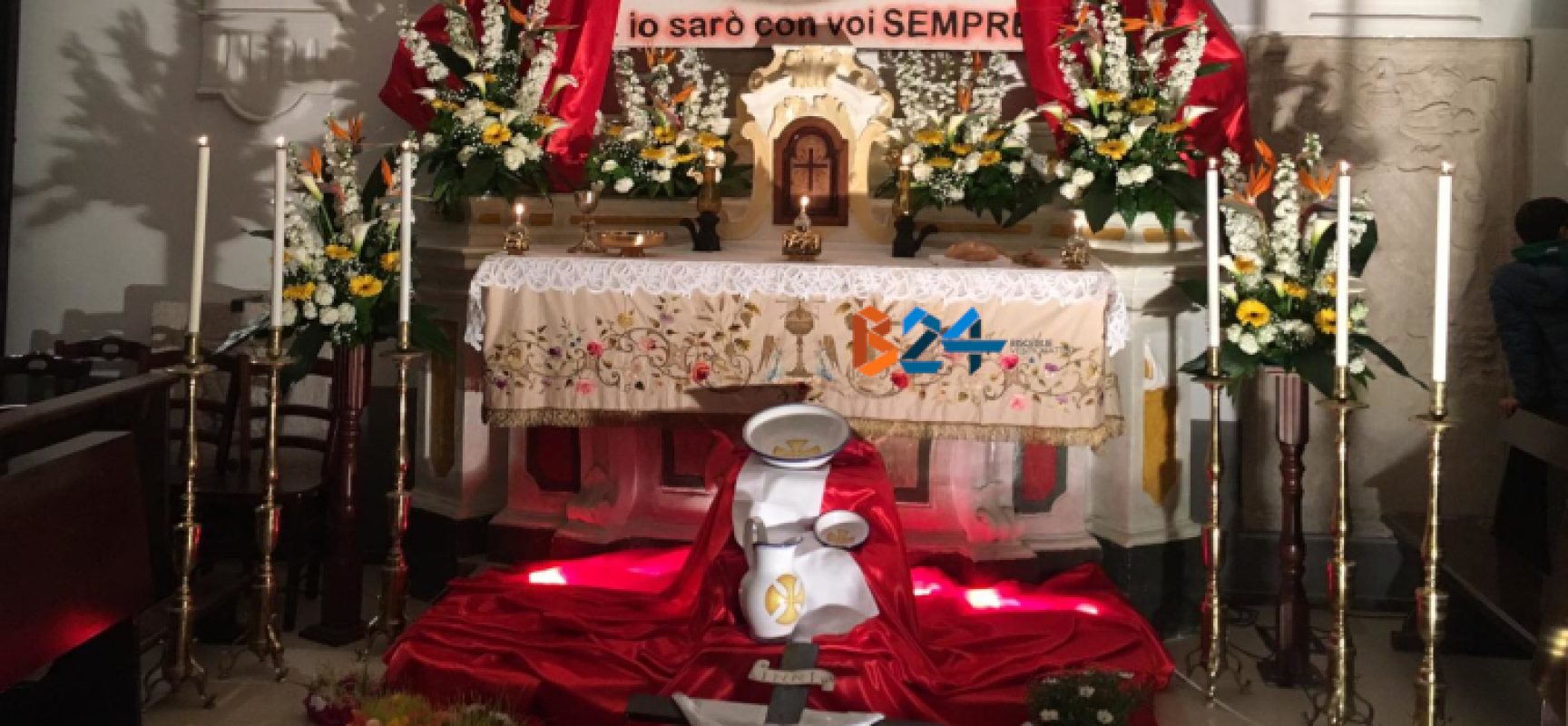 Giovedì santo, il primo rito sacro passa dalla tradizione dei sepolcri / FOTO