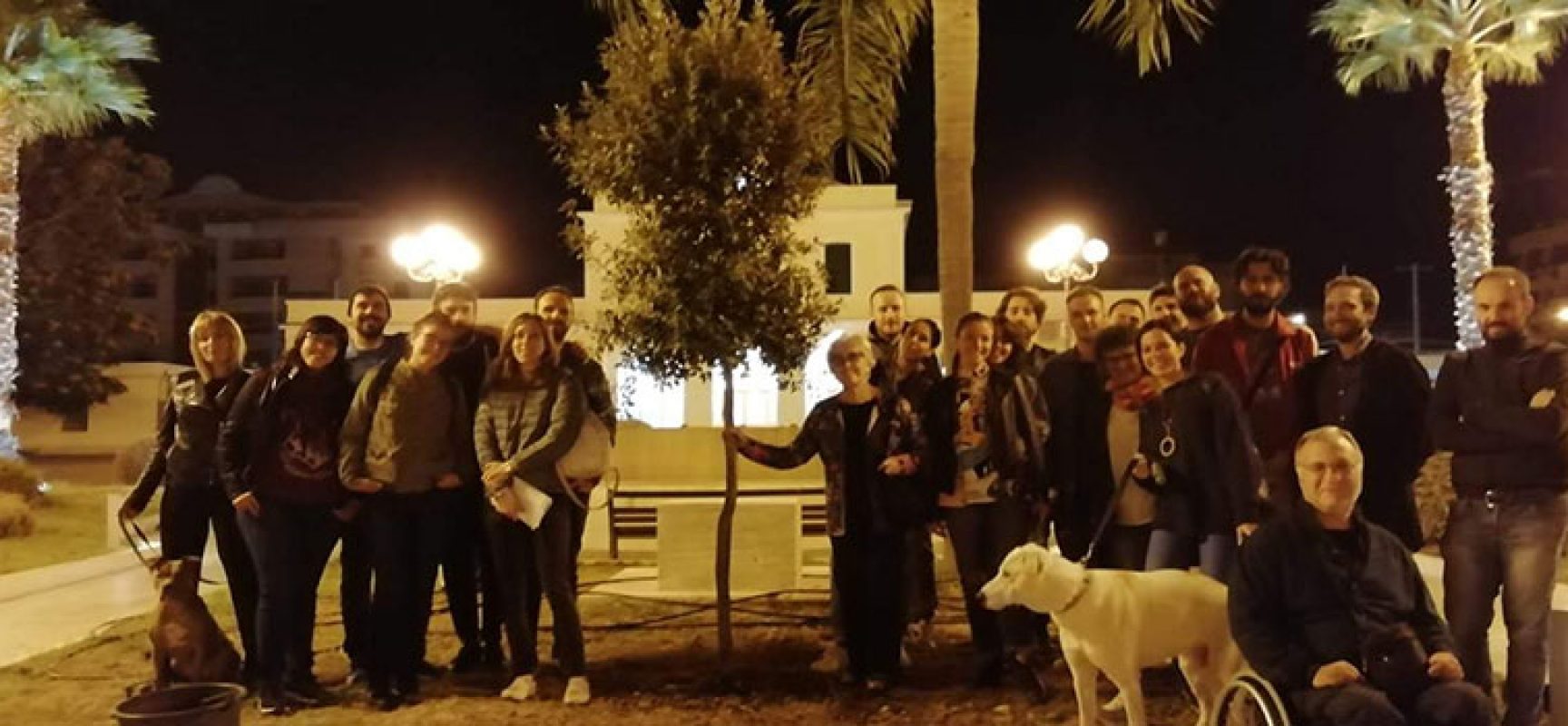 Piazza Diaz, nella notte piantata quercia dove verrà posta statua Giovanni Paolo II