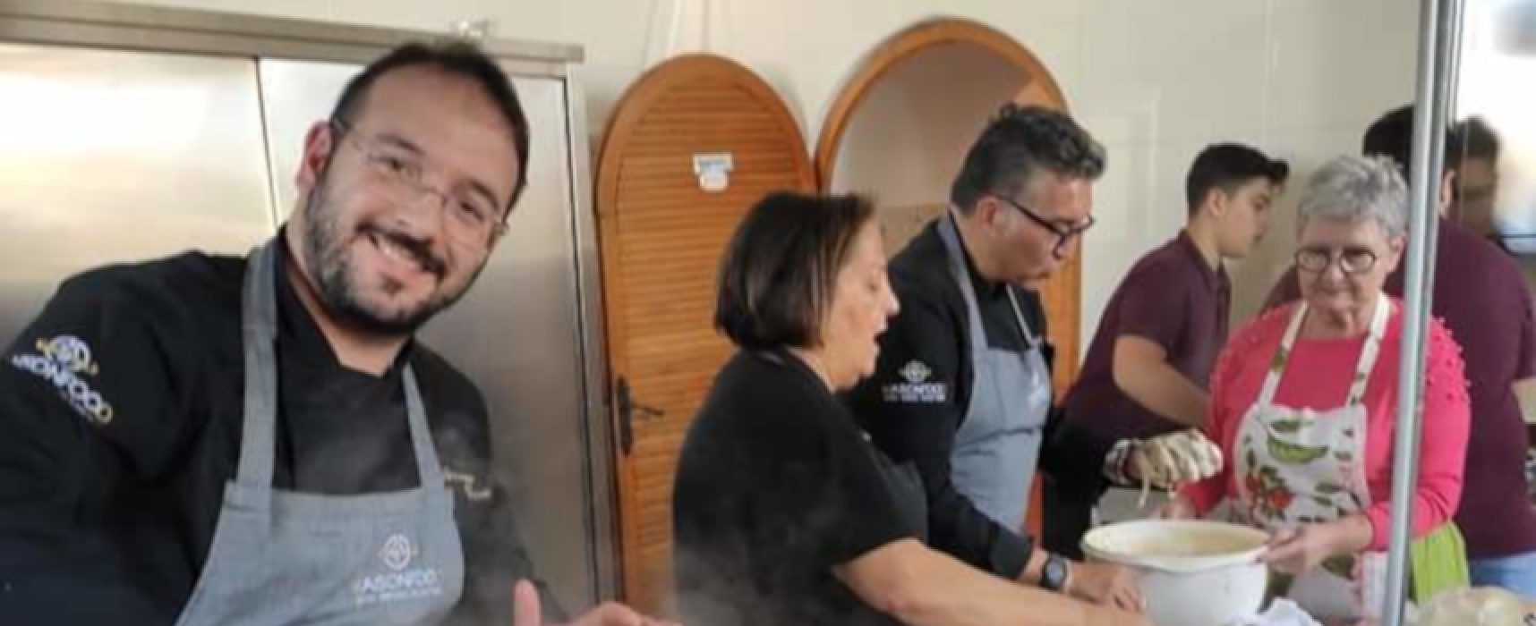 Studenti russi a scuola di cucina pugliese con gli chef biscegliesi Frizzale e Papagni / FOTO