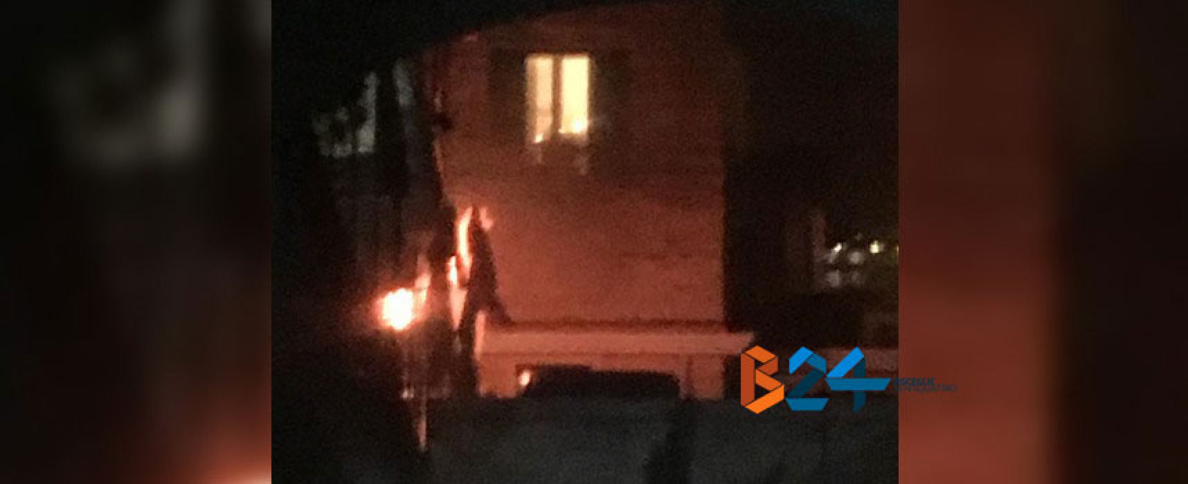 Incendio all’esterno di un appartamento in via Monte San Michele, nessun ferito