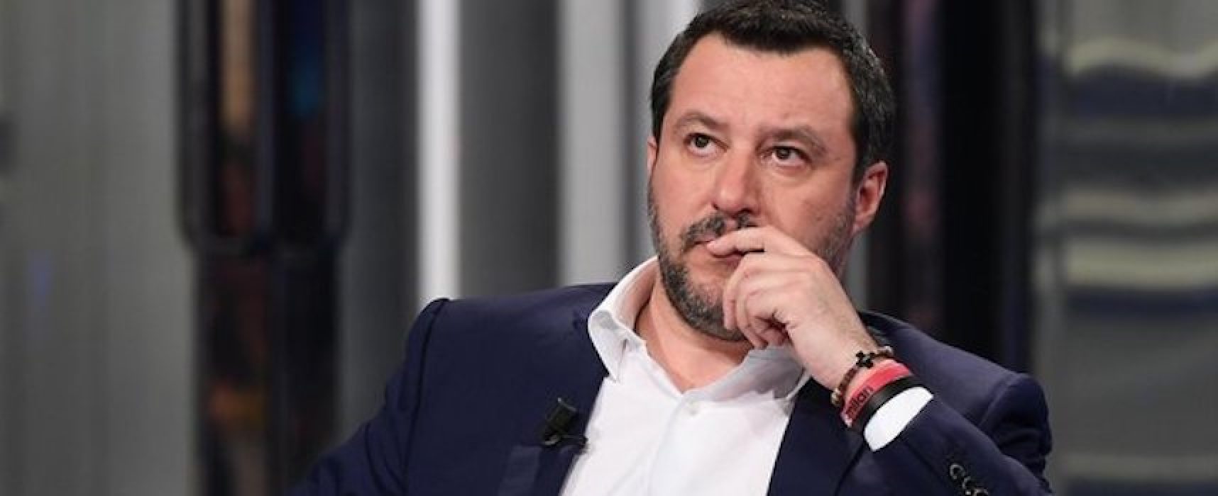 Matteo Salvini si congratula con i ragazzi della “Monterisi” per lettera contro Junior Cally