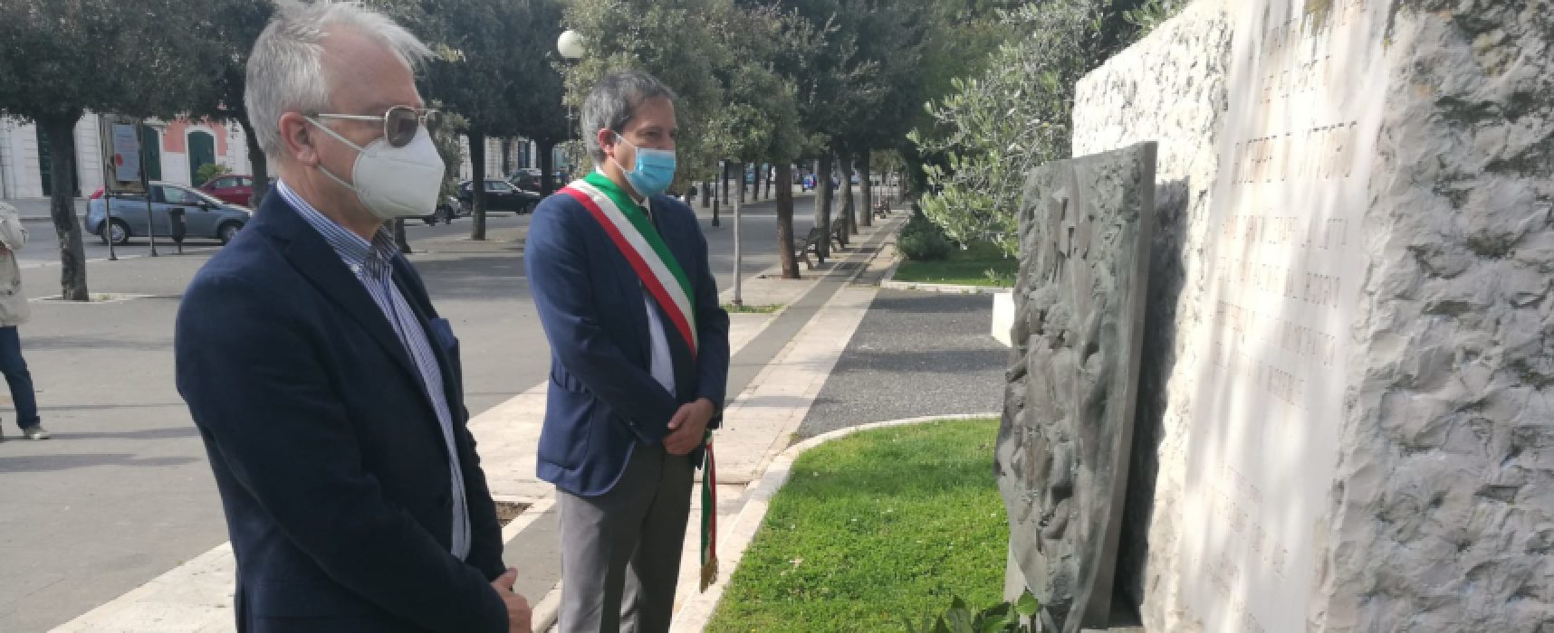 Sindaco Angarano e Segretario Cgil Bat D’Alberto depositano corona a monumento Di Vittorio