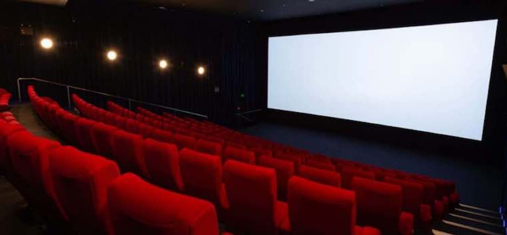 Cinema e teatri, Conte annuncia la data di riapertura