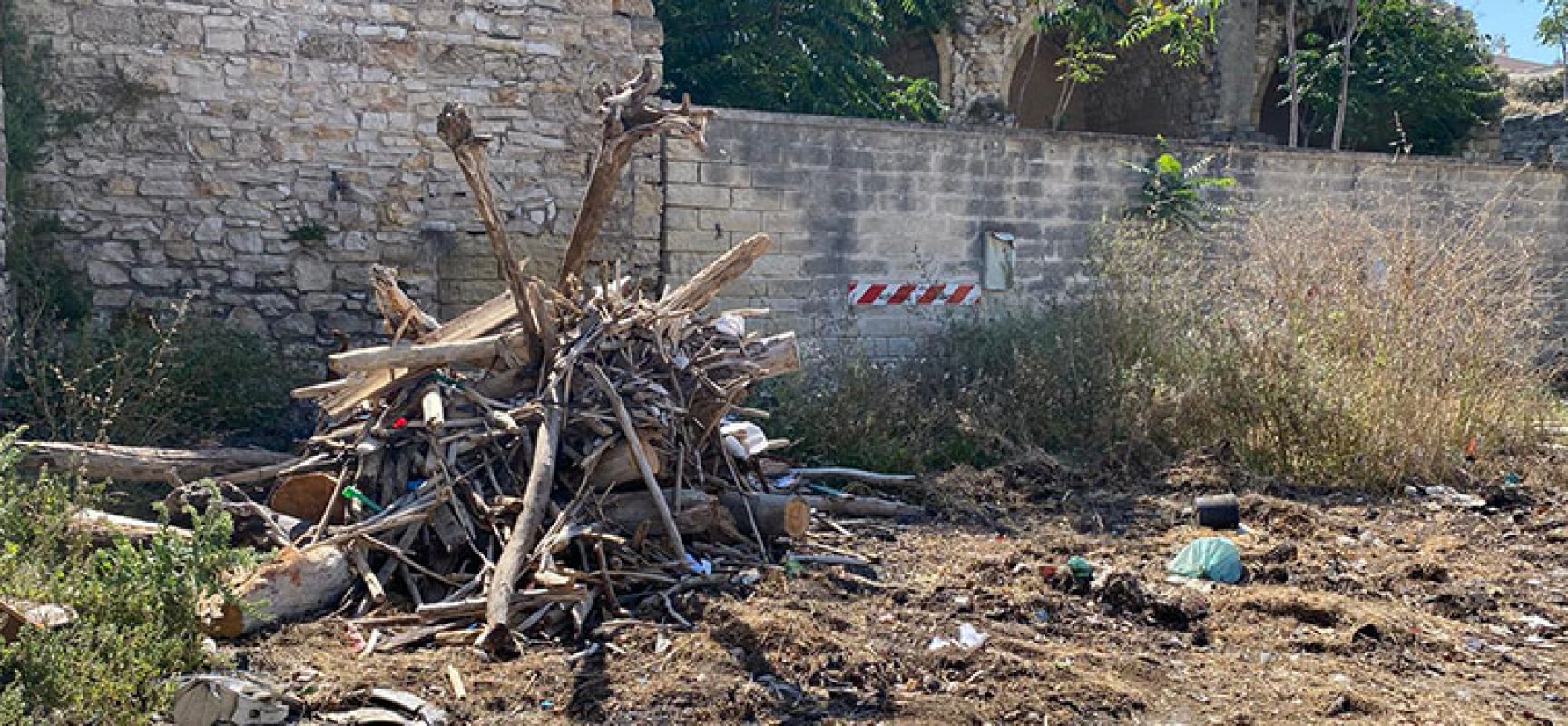 Movimento 5 Stelle Bisceglie: “Degrado a bastione san Martino, perchè questa ignobile non cura?”