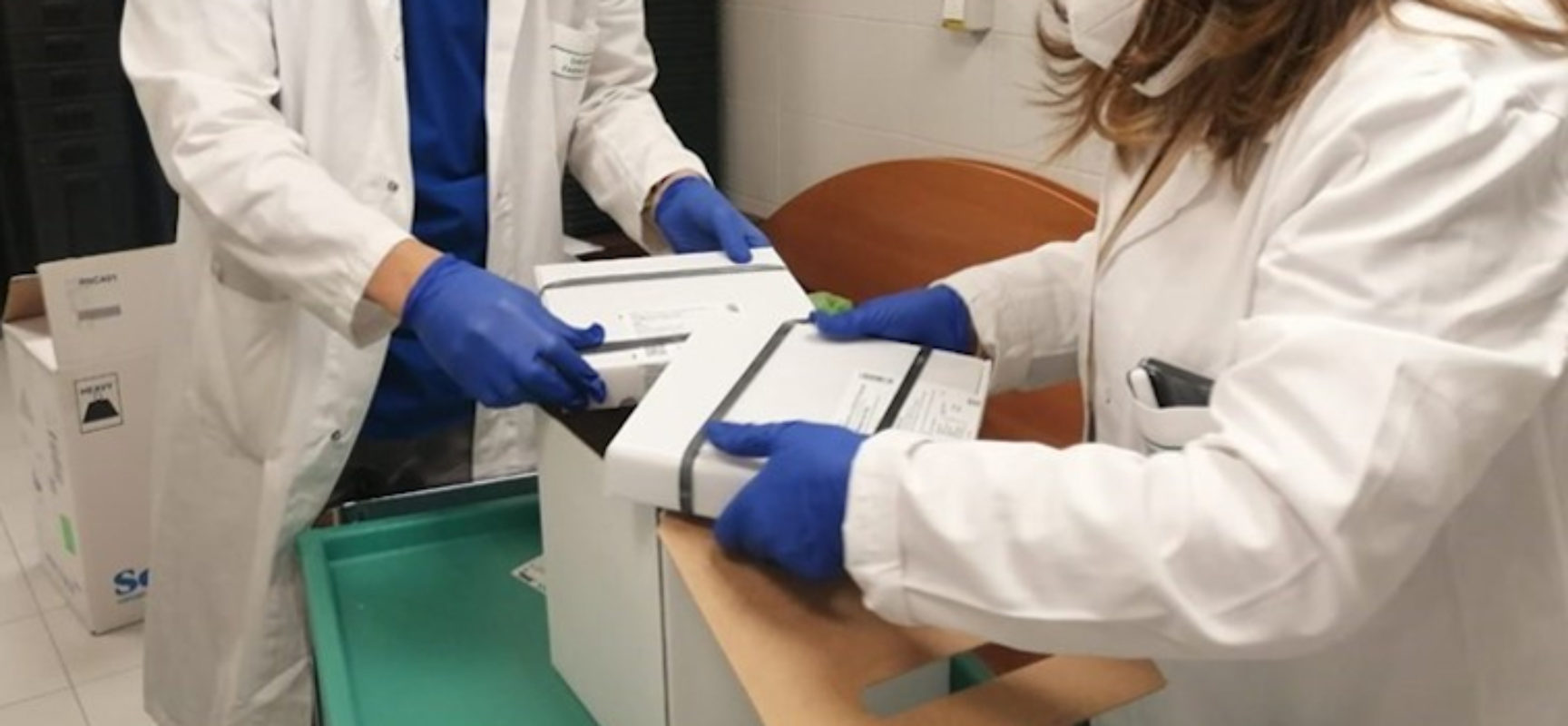 Vaccini, Lopalco: “Tutti gli over 80 prenotati riceveranno prima dose entro marzo”