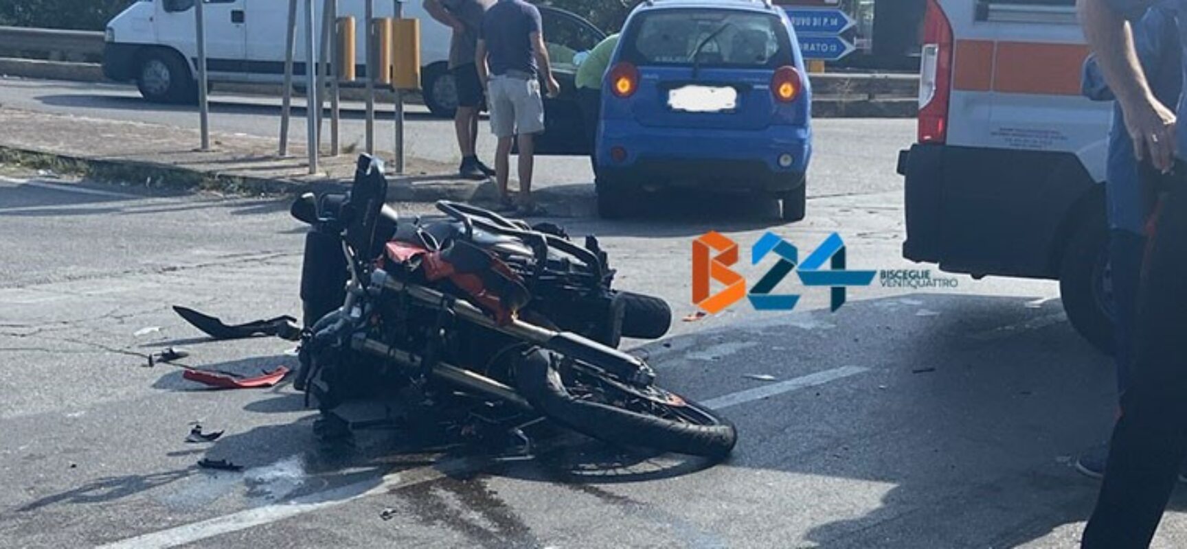 Scontro auto-moto su via Sant’Andrea, un ferito trasportato in ospedale