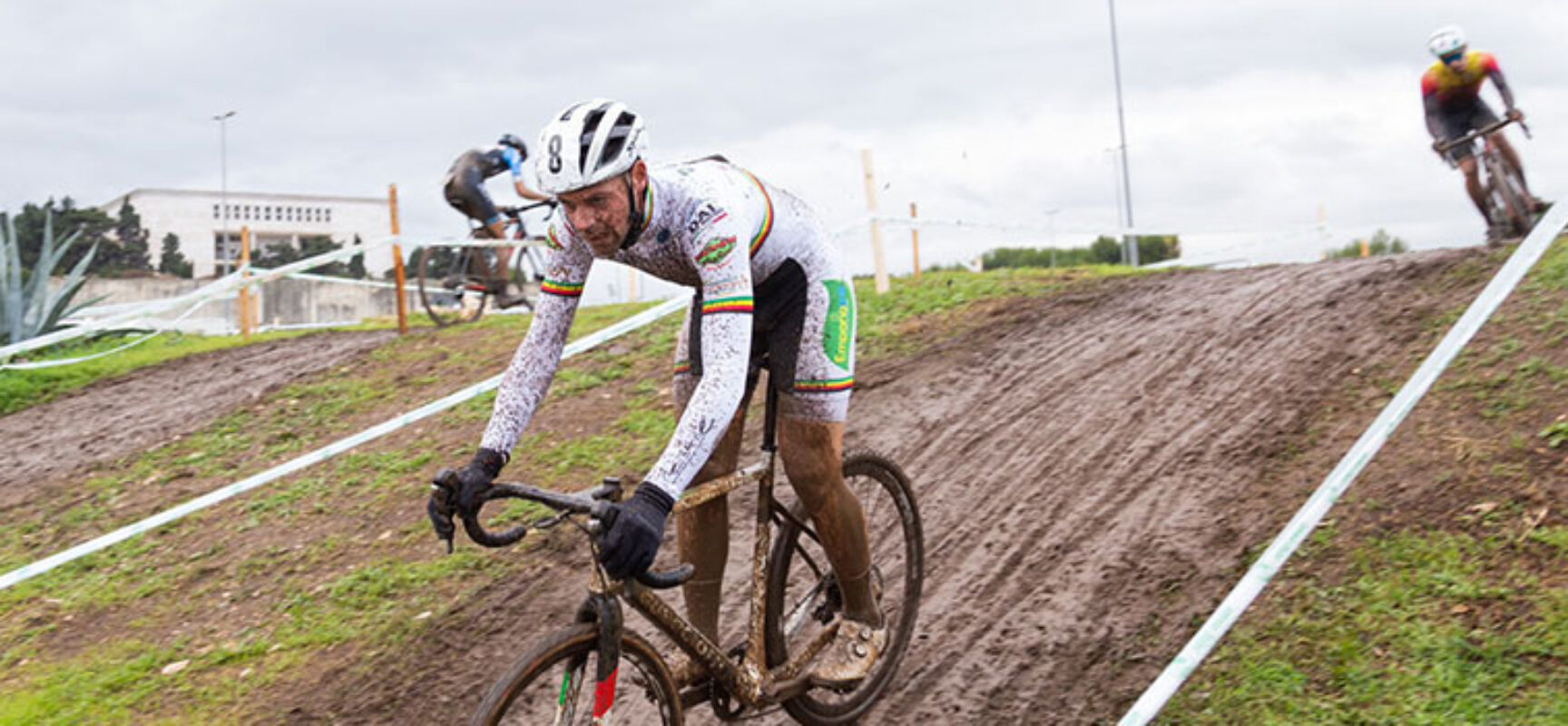 “XXVI Coppa Città di Bisceglie” di ciclocross, edizione da incorniciare sotto il diluvio