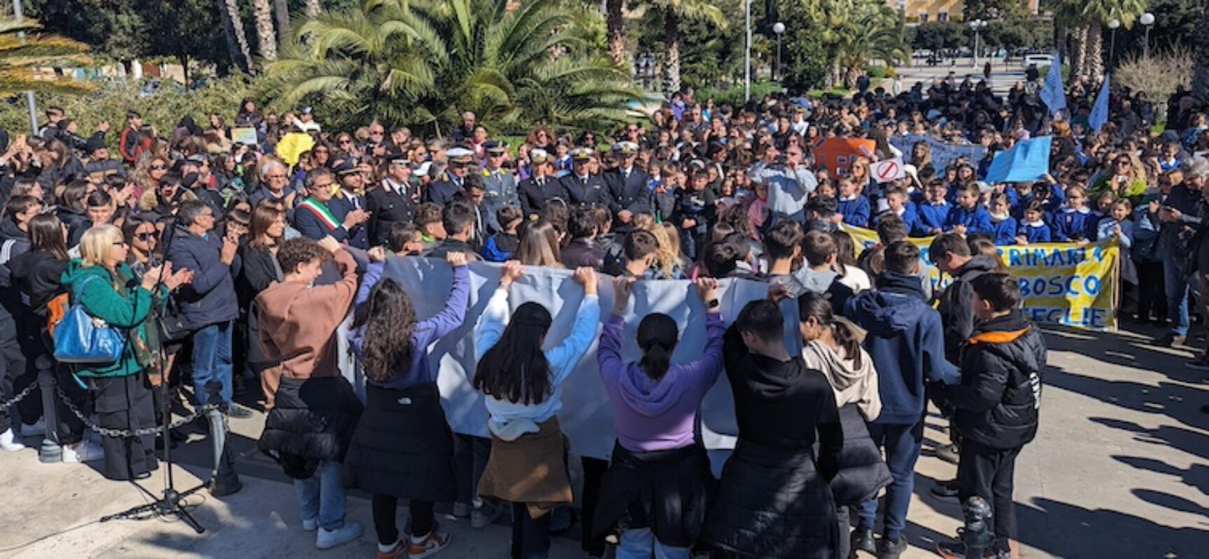 Grande partecipazione degli studenti alla marcia in ricordo di Sergio Cosmai