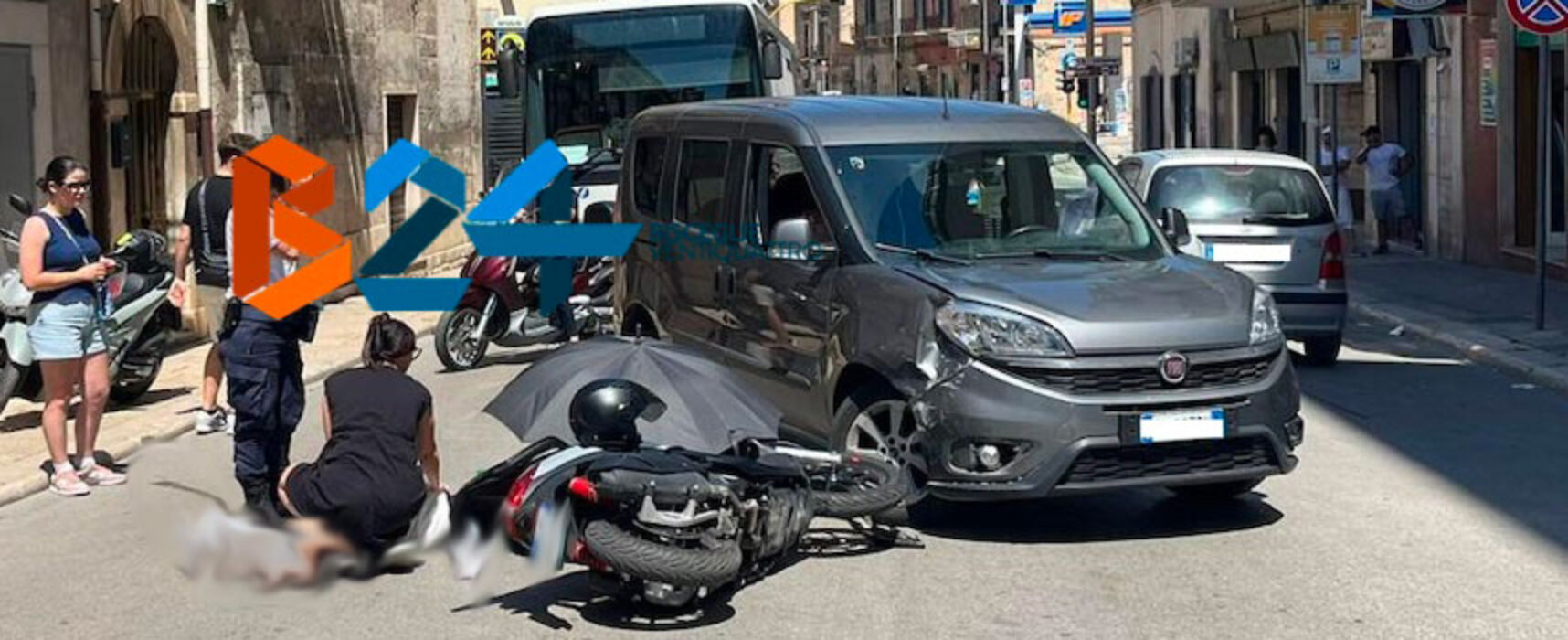 Incidente su via Imbriani tra Doblò e scooter: un 18enne al pronto soccorso