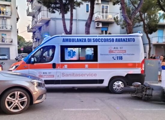 Incidente tra auto e moto su via Giuseppe Di Vittorio: un ferito in ospedale