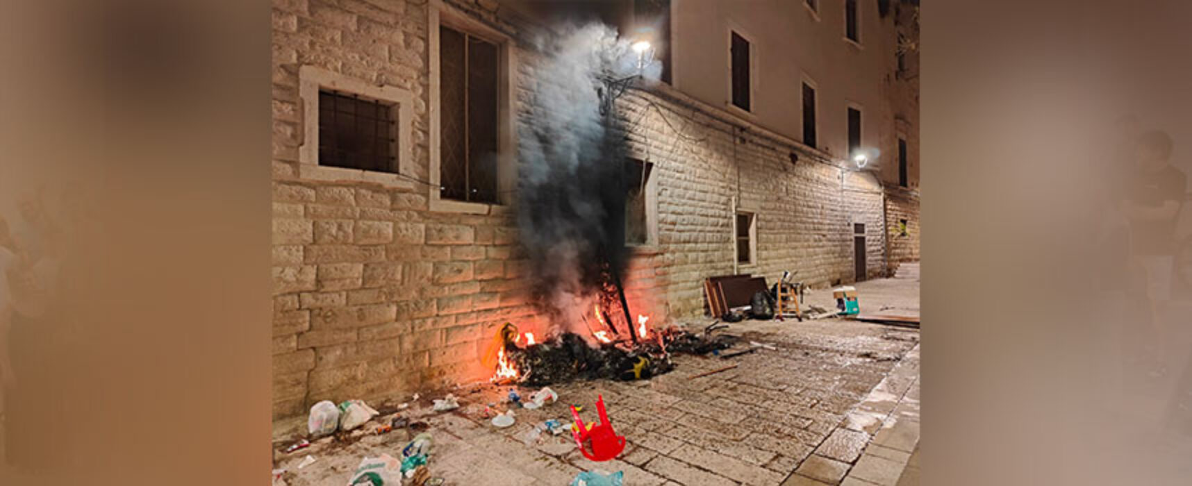 Incendio nella notte, danneggiata parete esterna di Palazzo San Domenico / FOTO