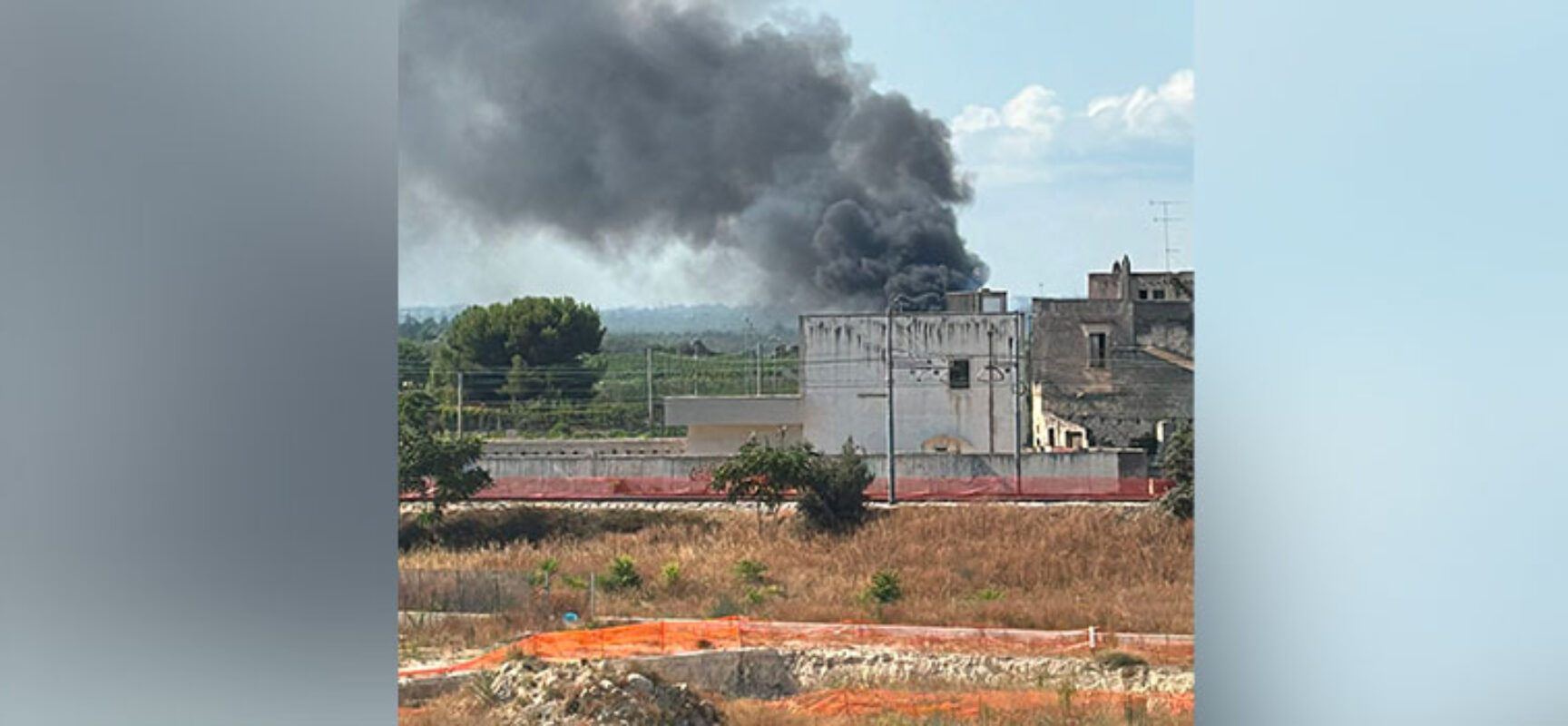 Incendio in via Terlizzi, intervento dei Vigili del Fuoco