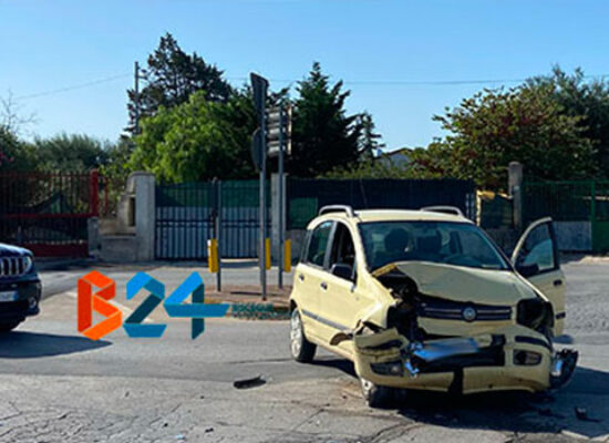 Scontro tra due auto questa mattina su Strada del Carro