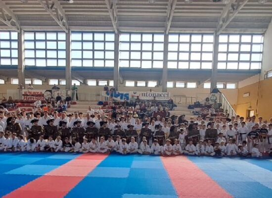 La scuola di karate Team Simone a Foggia per celebrare i Bersaglieri