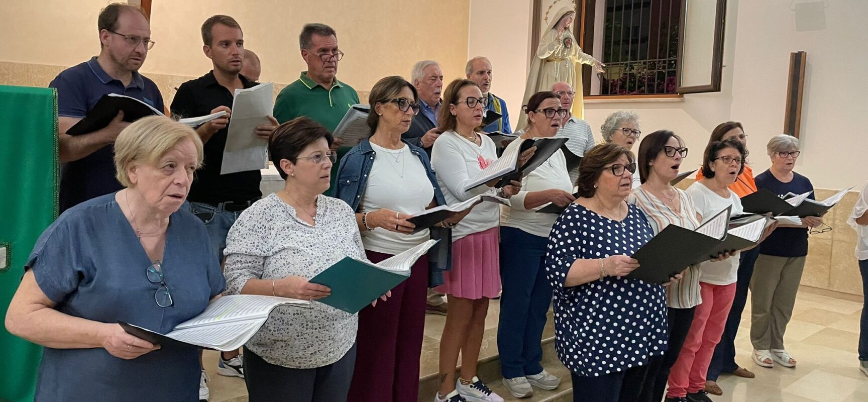 Giornate in onore della Madonna di Fatima, coro “Signora del Cielo” nella chiesa di San Pietro