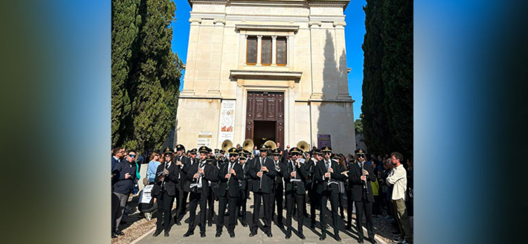 Tradizione e partecipazione al concerto della Banda di Bisceglie per onorare i defunti