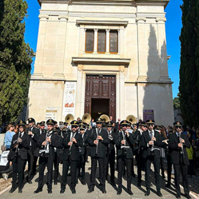 Tradizione e partecipazione al concerto della Banda di Bisceglie per onorare i defunti