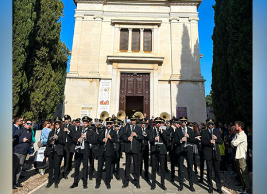 Tradizione e partecipazione al concerto della Banda di Bisceglie per onorare i defunti