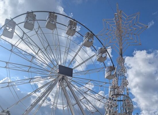 Festa in piazza per l’accensione dell’albero di Natale e per l’apertura delle attrazioni